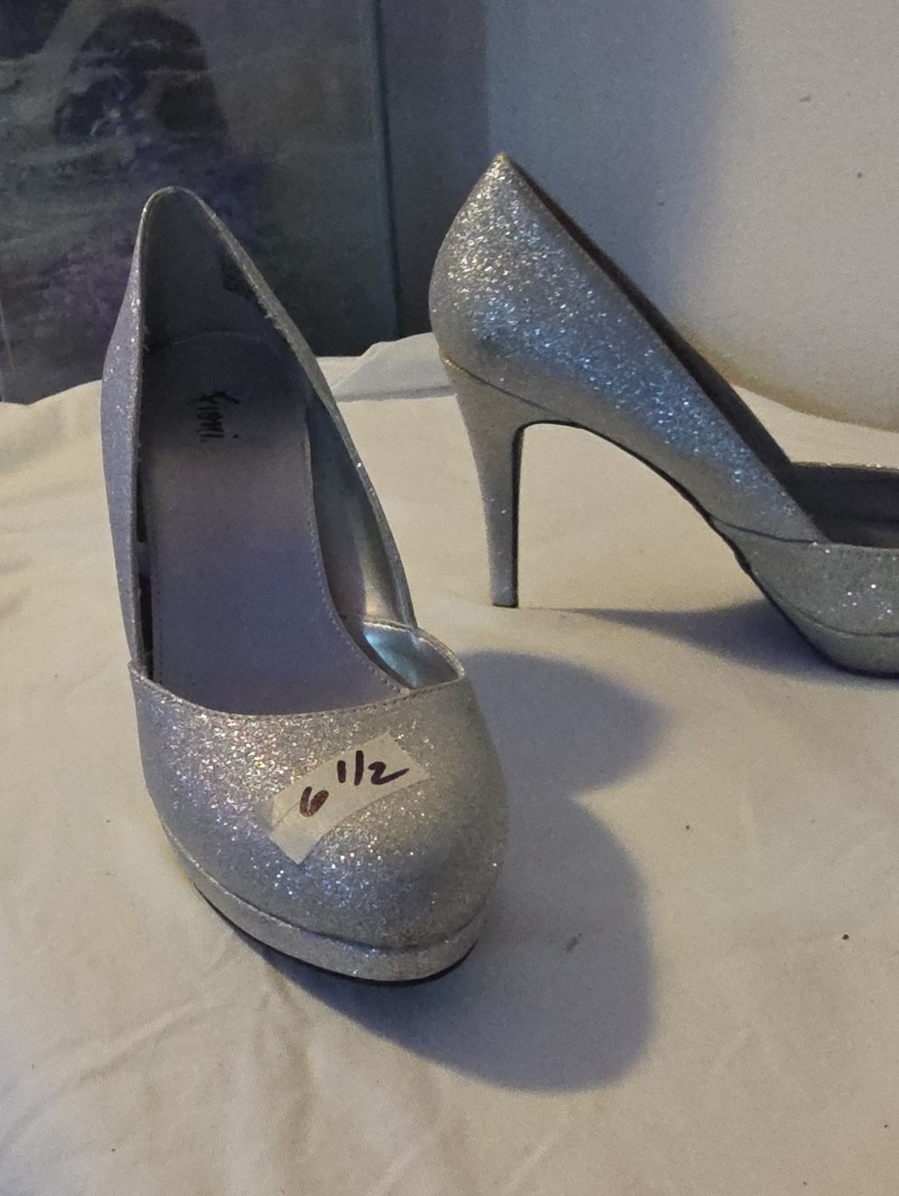 FIONI Clothing Silver Glitter High Heel Pumps